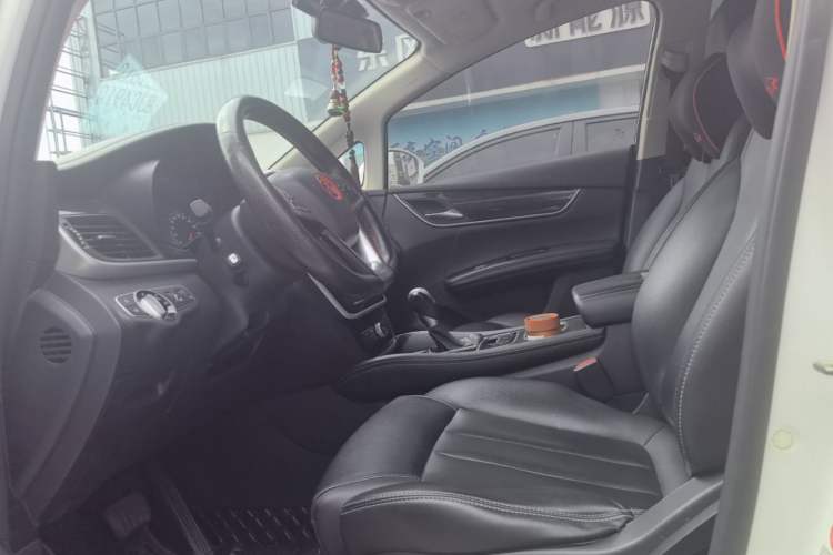 Used BYD Song MAX 2018 1.5T Automatic Smart Connect Elite Model with 6 Seats Left Front Seat