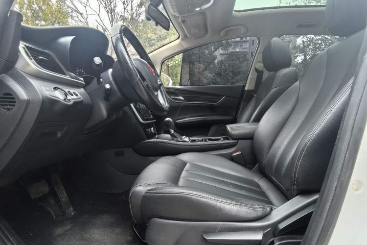 Used BYD Song MAX 2018 1.5T Automatic Smart Connect Elite Model with 6 Seats Left Front Seat