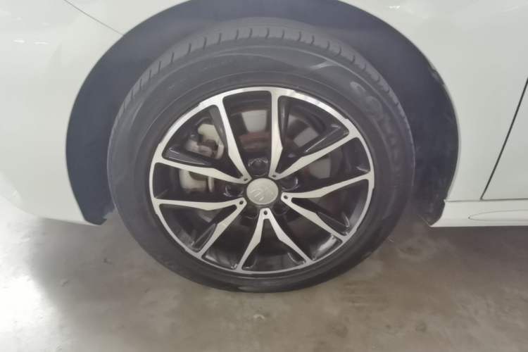 Used BYD Song MAX 2018 1.5T Automatic Smart Connect Elite Model with 6 Seats Left Front Wheel Hub