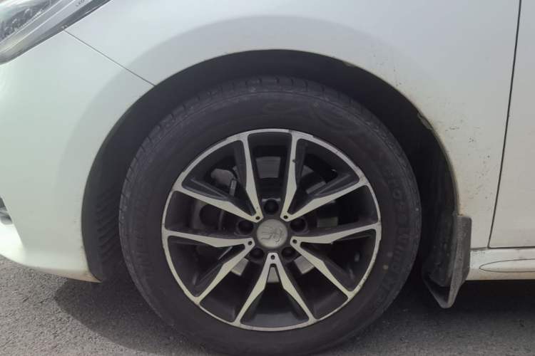 Used BYD Song MAX 2018 1.5T Automatic Smart Connect Elite Model with 6 Seats Left Front Wheel Hub