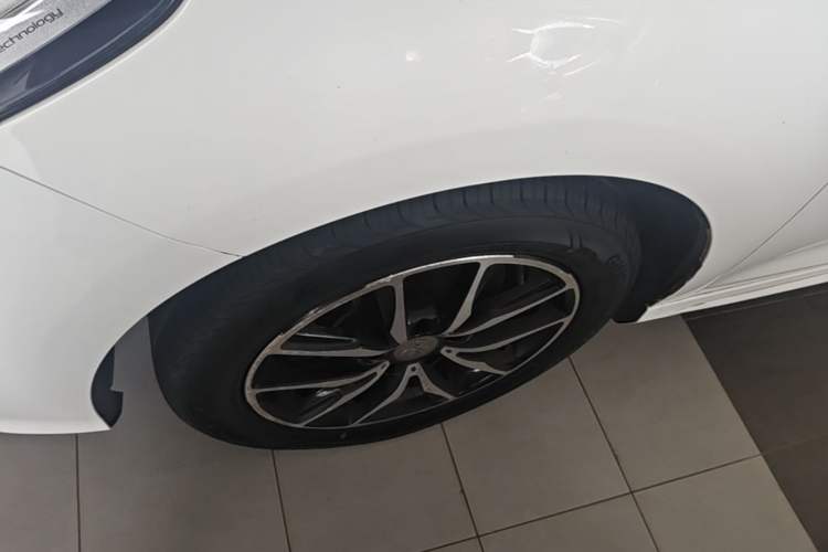 Used BYD Song MAX 2018 1.5T Automatic Smart Connect Luxury 6-Seater Left Front Wheel Hub