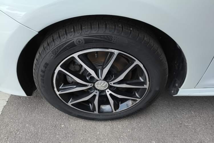 Used BYD Song MAX 2018 1.5T Automatic Smart Connect Luxury 6-Seater Left Front Wheel Hub