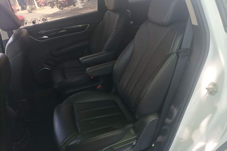 Used BYD Song MAX 2018 1.5T Manual Smart Connect Luxury 6-Seater Left Rear Seat