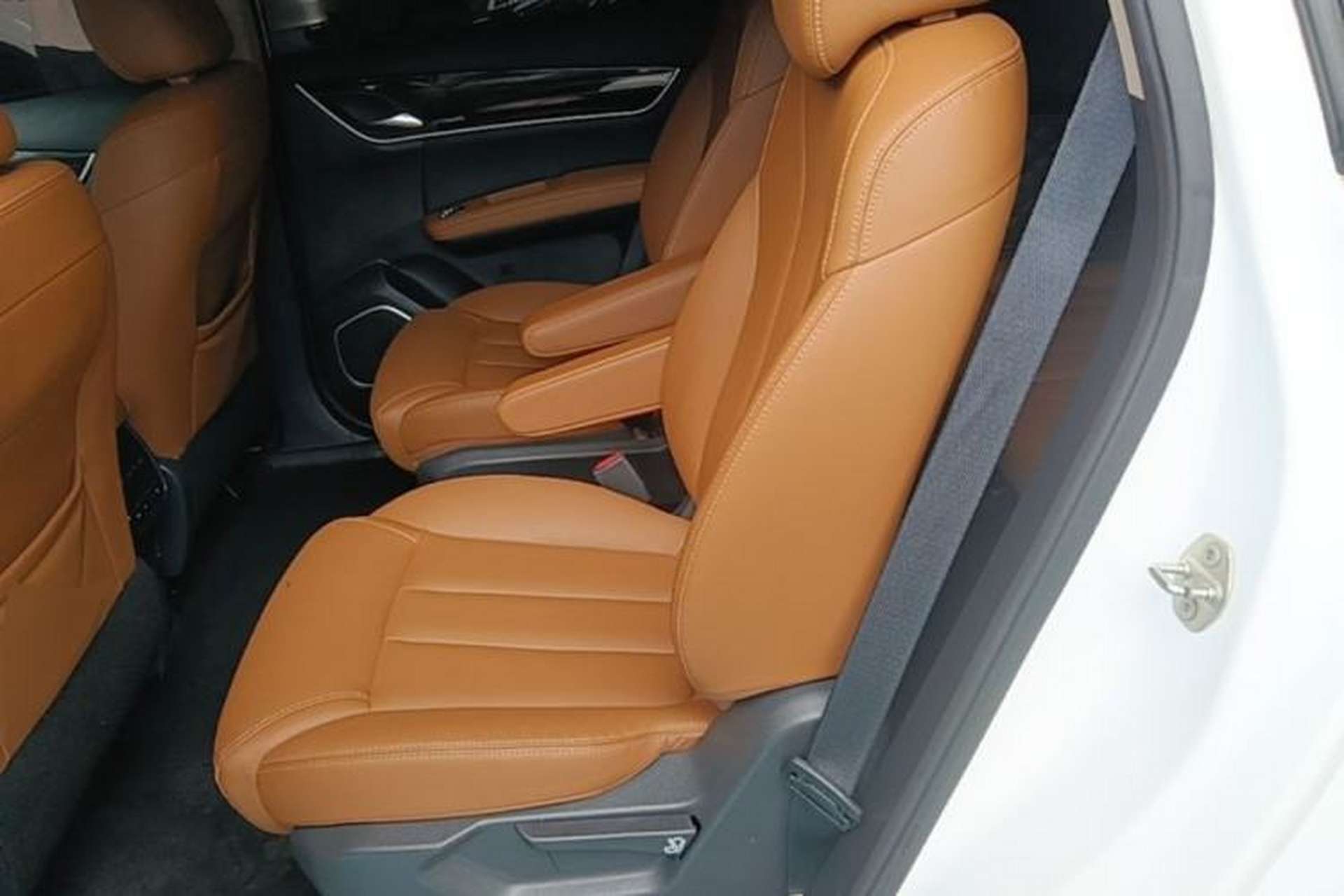 Used BYD Song MAX 2018 1.5T Automatic Smart Connect Luxury 6-Seater Left Rear Seat
