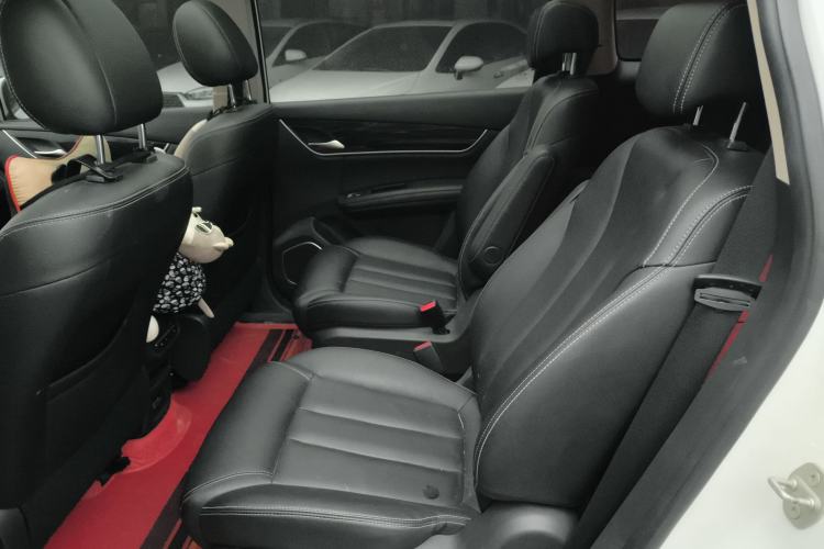 Used BYD Song MAX 2018 1.5T Automatic Smart Connect Elite Model with 6 Seats Left Rear Seat
