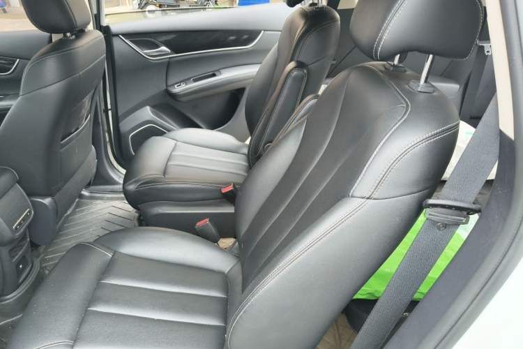 Used BYD Song MAX 2018 1.5T Automatic Smart Connect Luxury 6-Seater Left Rear Seat