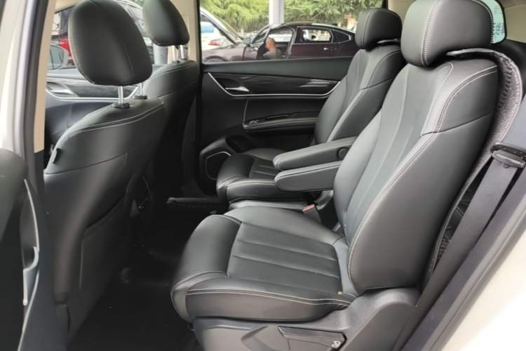 Used BYD Song MAX 2018 1.5T Automatic Smart Connect Luxury 6-Seater Left Rear Seat