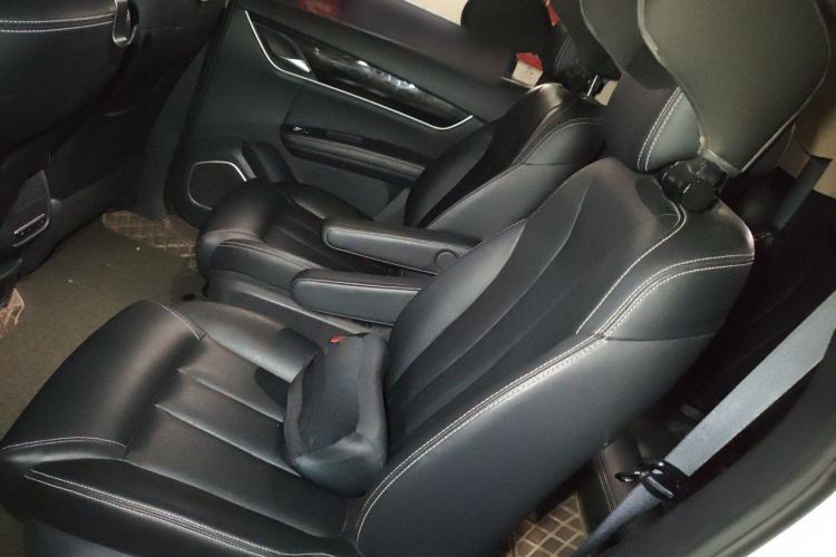 Used BYD Song MAX 2018 1.5T Automatic Smart Connect Luxury 6-Seater Left Rear Seat