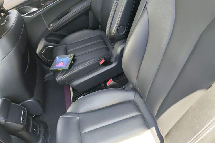 Used BYD Song MAX 2018 1.5T Automatic Smart Connect Elite Model with 6 Seats Left Rear Seat