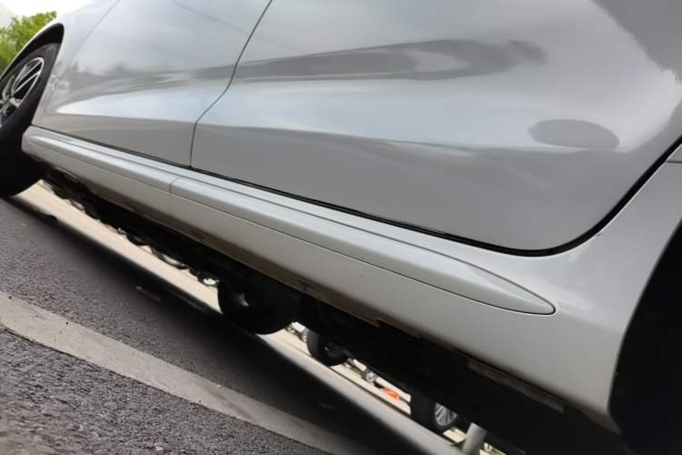 Used BYD Song MAX 2018 1.5T Automatic Smart Connect Luxury 6-Seater Left Side Sill