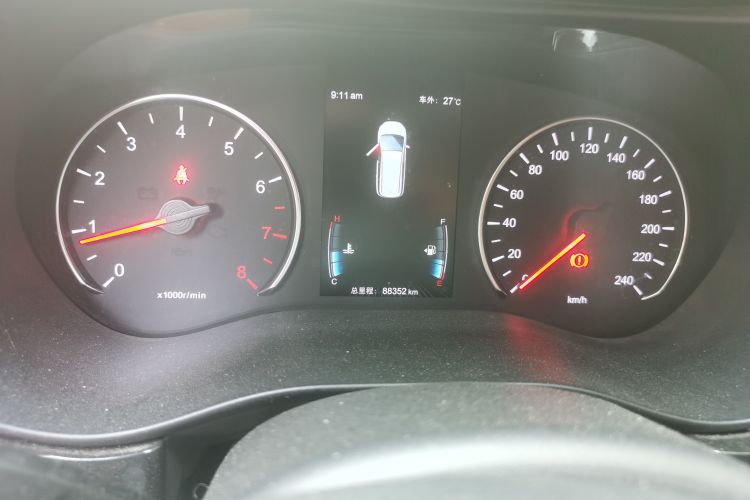 Used BYD Song MAX 2018 1.5T Manual Smart Connect Luxury 6-Seater Odometer Close Up