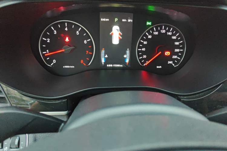 Used BYD Song MAX 2018 1.5T Automatic Smart Connect Luxury 6-Seater Odometer Close Up