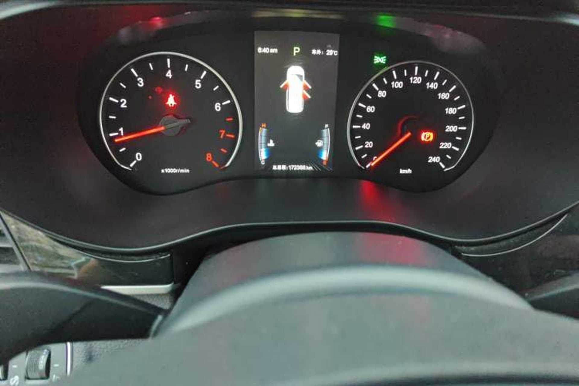 Used BYD Song MAX 2018 1.5T Automatic Smart Connect Luxury 6-Seater Odometer Close Up
