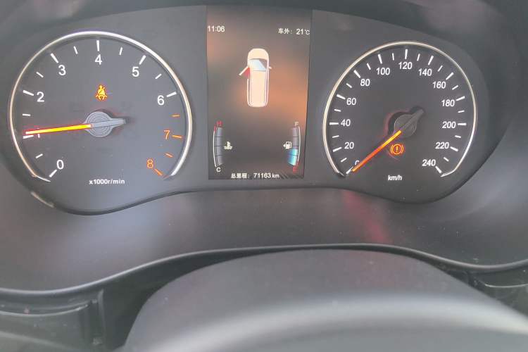 Used BYD Song MAX 2018 1.5T Manual Comfort 6-Seater Odometer Close Up