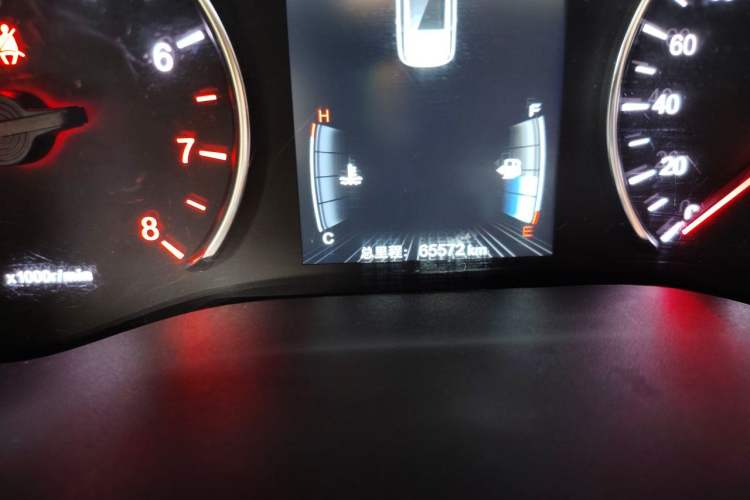 Used BYD Song MAX 2018 1.5T Automatic Smart Connect Elite Model with 6 Seats Odometer Close Up