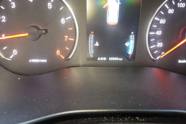 Used BYD Song MAX 2018 1.5T Automatic Smart Connect Luxury 6-Seater Odometer Close Up