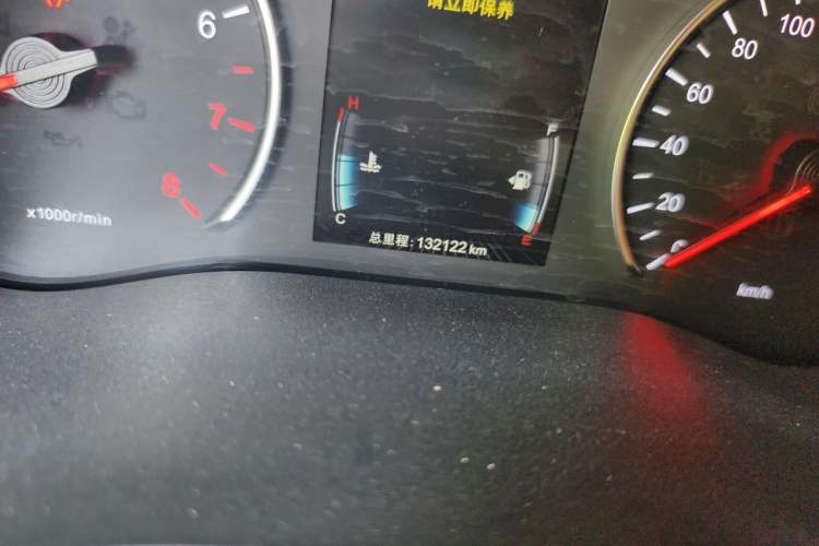 Used BYD Song MAX 2018 1.5T Automatic Smart Connect Elite Model with 6 Seats Odometer Close Up