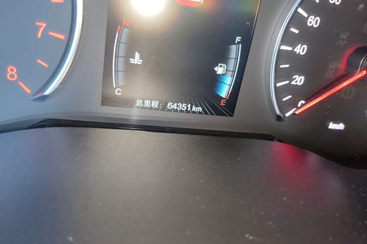 Used BYD Song MAX 2018 1.5T Automatic Smart Connect Luxury 6-Seater Odometer Close Up