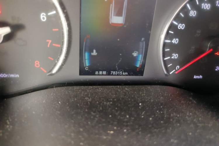 Used BYD Song MAX 2018 1.5T Automatic Smart Connect Elite Model with 6 Seats Odometer Close Up