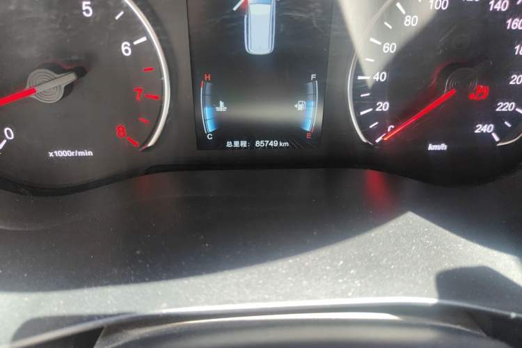 Used BYD Song MAX 2018 1.5T Automatic Smart Connect Luxury 6-Seater Odometer Close Up