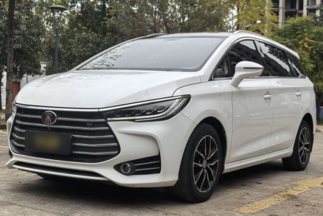 Used BYD Song MAX 2018 1.5T Automatic Smart Connect Elite Model with 6 Seats