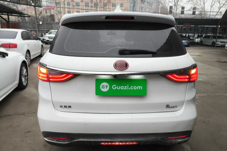 Used BYD Song MAX 2018 1.5T Automatic Smart Connect Elite Model with 6 Seats Rear