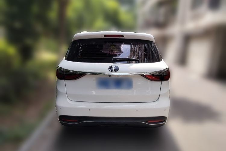 Used BYD Song MAX 2018 1.5T Automatic Smart Connect Elite Model with 6 Seats Rear