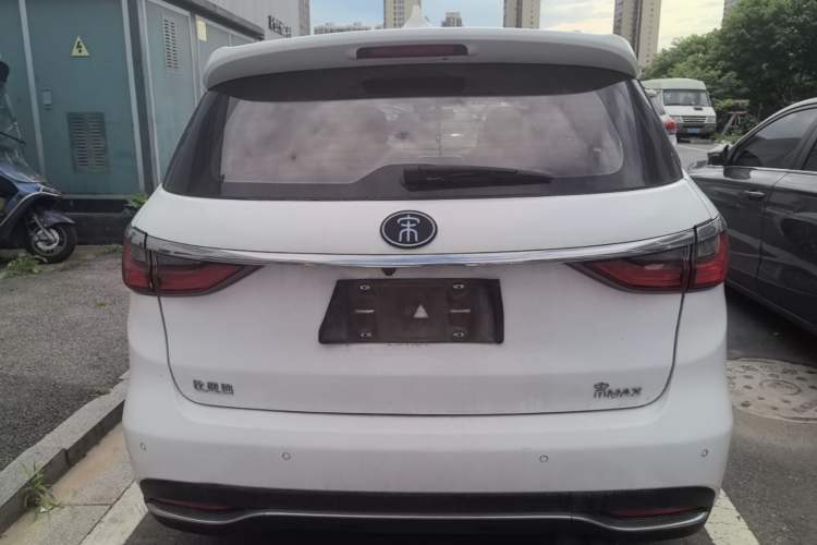 Used BYD Song MAX 2018 1.5T Automatic Smart Connect Elite Model with 6 Seats Rear