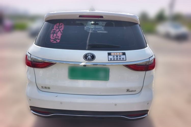 Used BYD Song MAX 2018 1.5T Automatic Smart Connect Elite Model with 6 Seats Rear