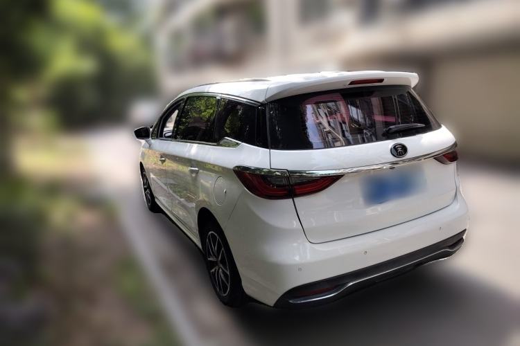 Used BYD Song MAX 2018 1.5T Automatic Smart Connect Elite Model with 6 Seats Rear Left 45 Deg