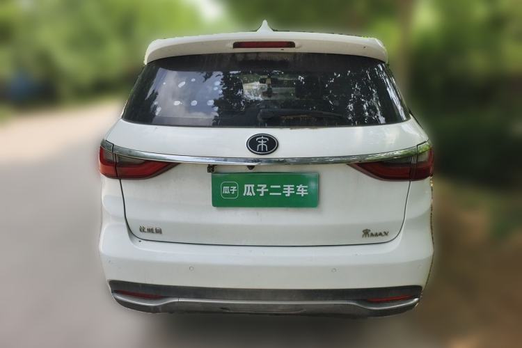 Used BYD Song MAX 2018 1.5T Automatic Smart Connect Elite Model with 6 Seats Rear