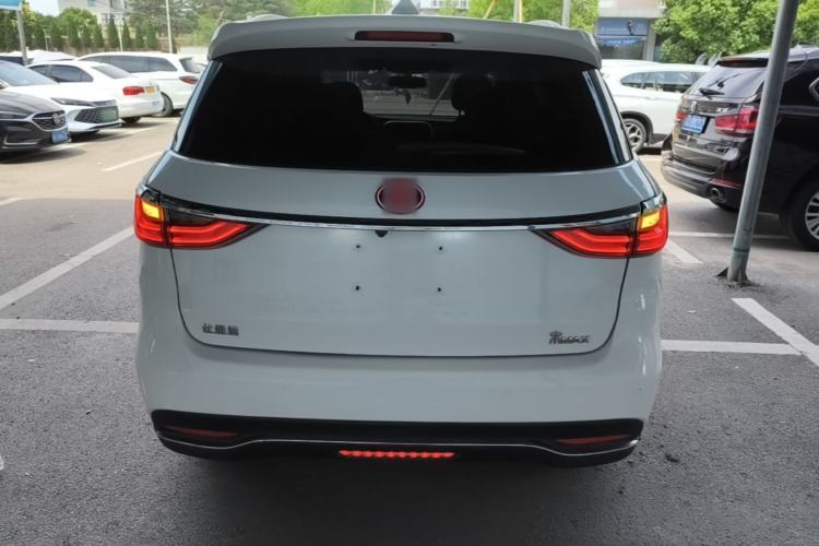 Used BYD Song MAX 2018 1.5T Automatic Smart Connect Luxury 6-Seater Rear