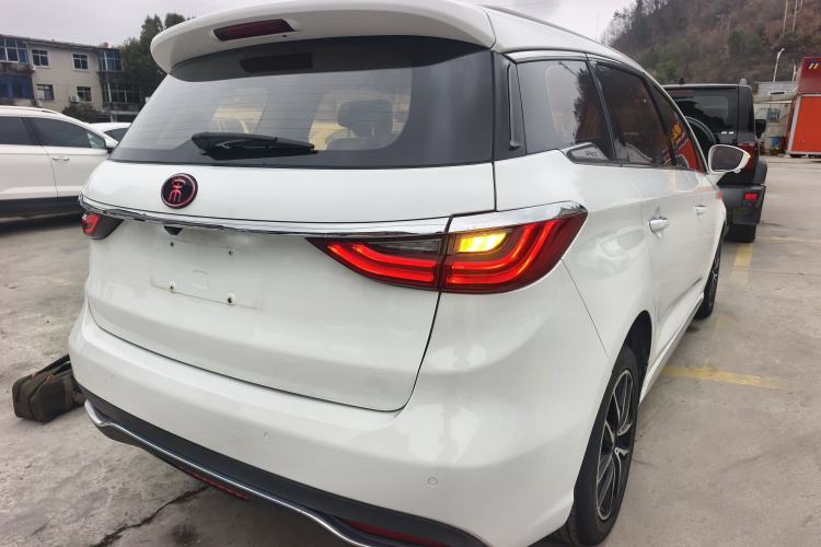 Used BYD Song MAX 2018 1.5T Automatic Smart Connect Elite Model with 6 Seats Rear Right 45 Deg