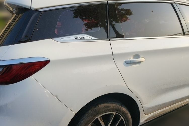 Used BYD Song MAX 2018 1.5T Manual Smart Connect Luxury 6-Seater Rear Right 45 Deg
