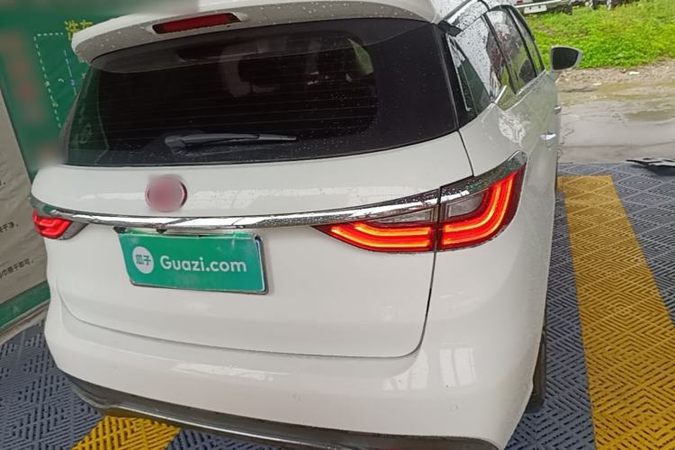 Used BYD Song MAX 2018 1.5T Automatic Smart Connect Luxury 6-Seater Rear