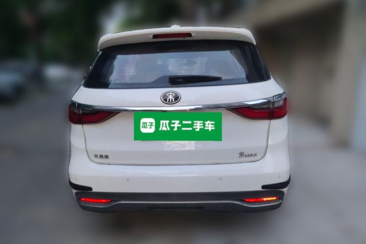 Used BYD Song MAX 2018 1.5T Automatic Smart Connect Elite Model with 6 Seats Rear