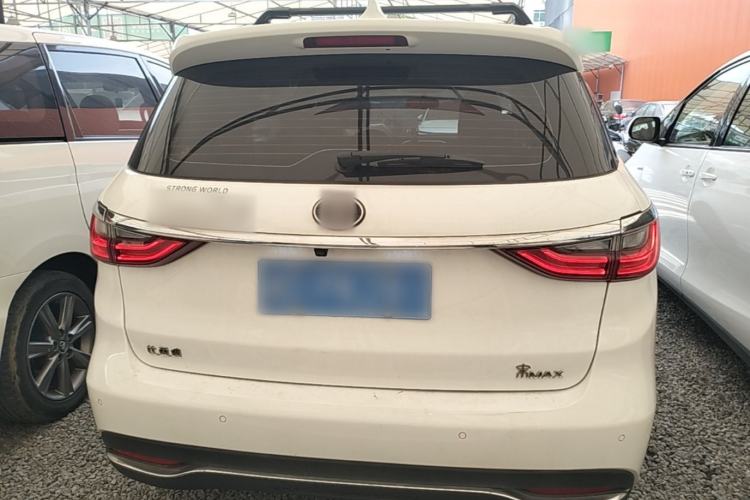 Used BYD Song MAX 2018 1.5T Automatic Smart Connect Elite Model with 6 Seats Rear