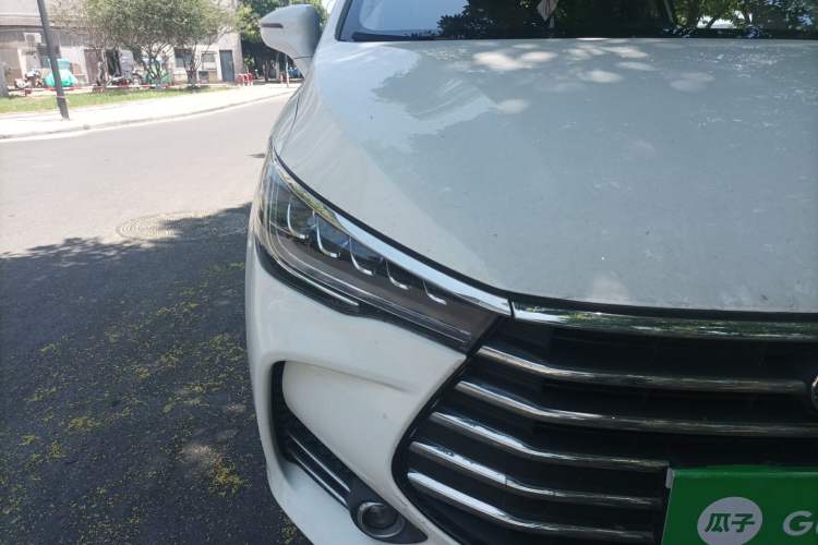 Used BYD Song MAX 2018 1.5T Manual Smart Connect Luxury 6-Seater Right Front Headlight