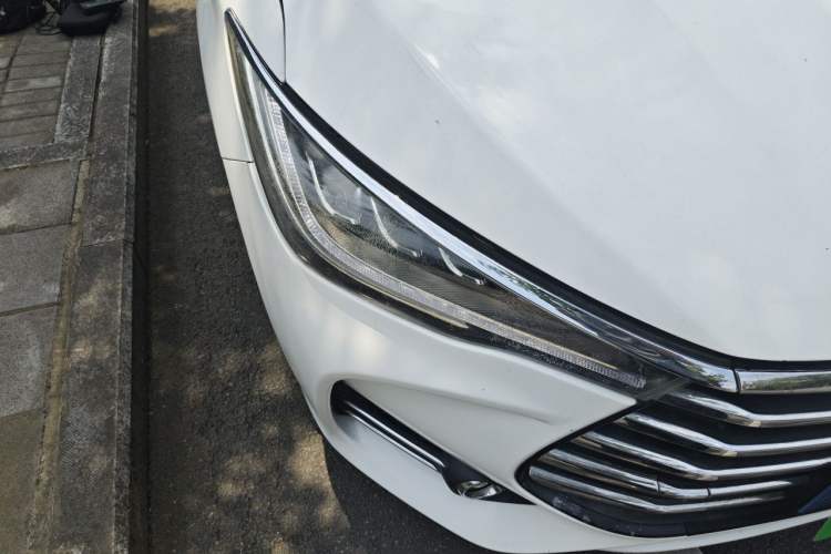 Used BYD Song MAX 2018 1.5T Manual Smart Connect Luxury 6-Seater Right Front Headlight