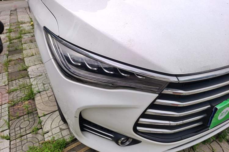 Used BYD Song MAX 2018 1.5T Automatic Smart Connect Luxury 6-Seater Right Front Headlight