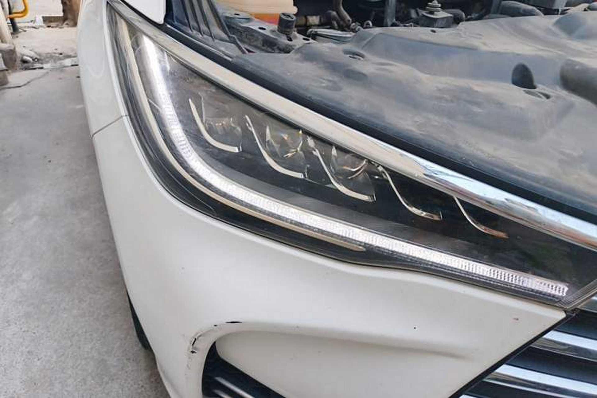 Used BYD Song MAX 2018 1.5T Automatic Smart Connect Luxury 6-Seater Right Front Headlight