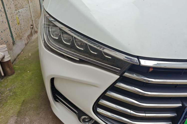 Used BYD Song MAX 2018 1.5T Automatic Smart Connect Luxury 7-Seater Right Front Headlight