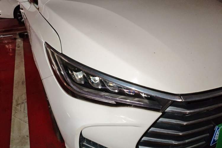 Used BYD Song MAX 2018 1.5T Automatic Smart Connect Luxury 6-Seater Right Front Headlight