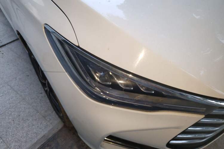 Used BYD Song MAX 2018 1.5T Automatic Smart Connect Elite Model with 6 Seats Right Front Headlight