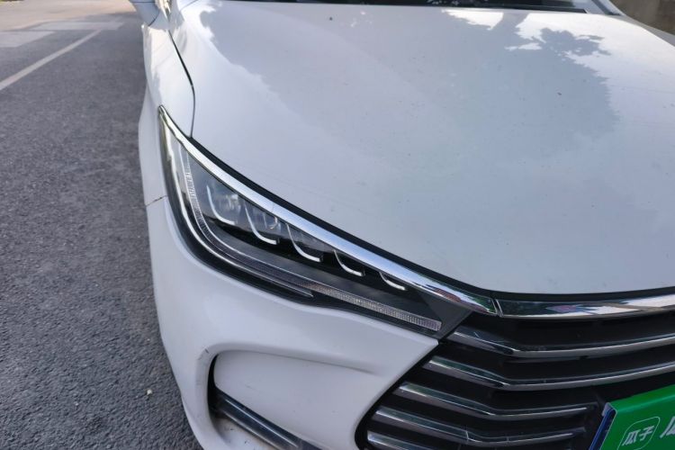 Used BYD Song MAX 2018 1.5T Automatic Smart Connect Elite Model with 6 Seats Right Front Headlight