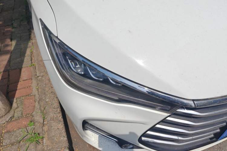 Used BYD Song MAX 2018 1.5T Manual Smart Connect Luxury 6-Seater Right Front Headlight