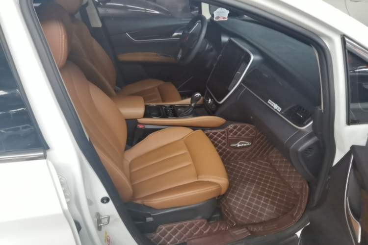Used BYD Song MAX 2018 1.5T Automatic Smart Connect Elite Model with 6 Seats Right Front Seat