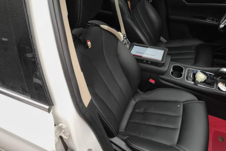 Used BYD Song MAX 2018 1.5T Automatic Smart Connect Elite Model with 6 Seats Right Front Seat