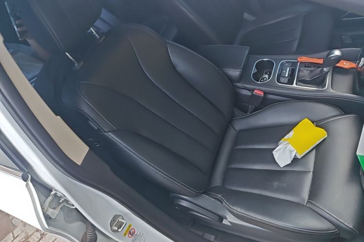 Used BYD Song MAX 2018 1.5T Automatic Smart Connect Luxury 6-Seater Right Front Seat