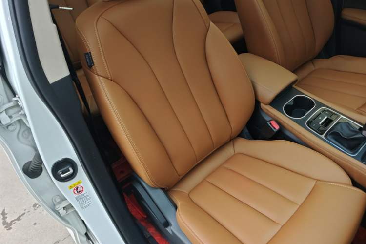 Used BYD Song MAX 2018 1.5T Automatic Smart Connect Luxury 6-Seater Right Front Seat
